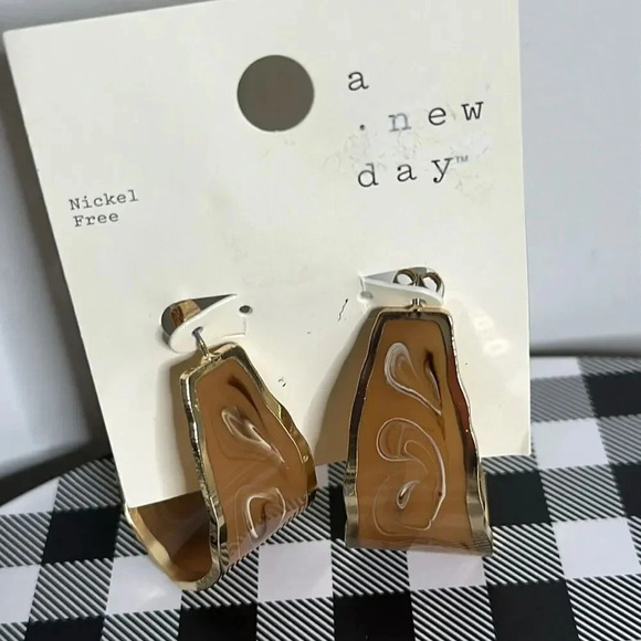 A New Day Earrings - Picture 7 of 7